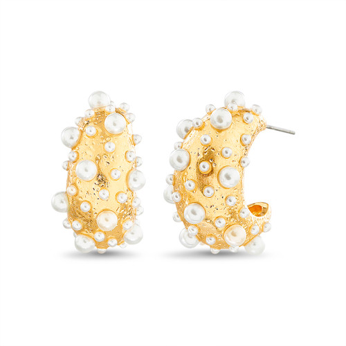 Gold | Scattered Pearl C Hoop Earrings Front Gold | Scattered Pearl C Hoop Earrings Front